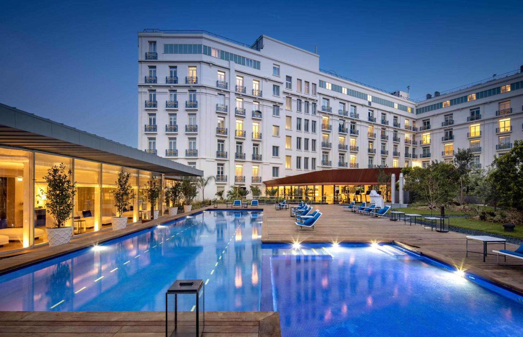 호텔 마티네즈 인 더 언바운드 컬렉션 바이 하얏트 칸느 외부 사진 The hotel's pool