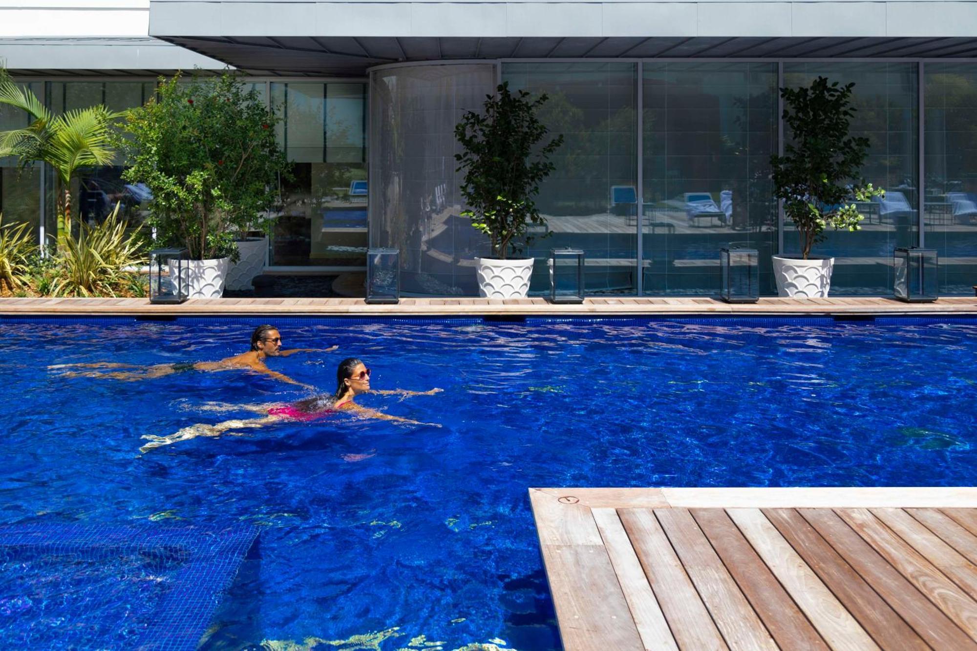 호텔 마티네즈 인 더 언바운드 컬렉션 바이 하얏트 칸느 외부 사진 The swimming pool at the hotel
